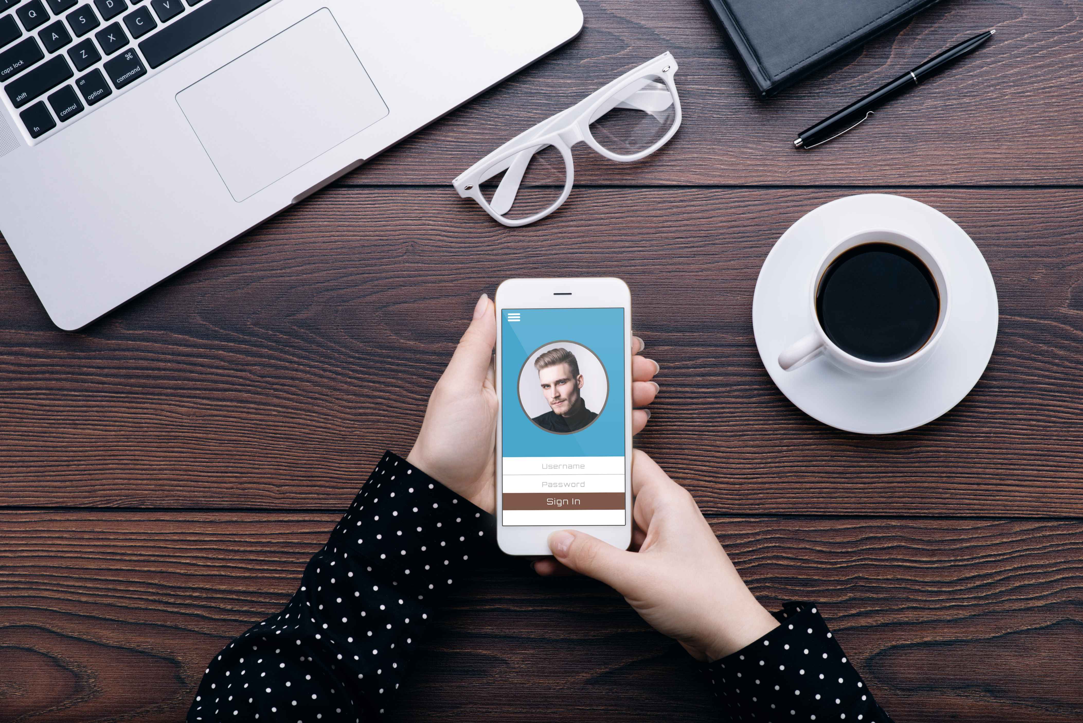 Why Professionals Are Switching to Digital Business Cards in 2026 — Signify Insights