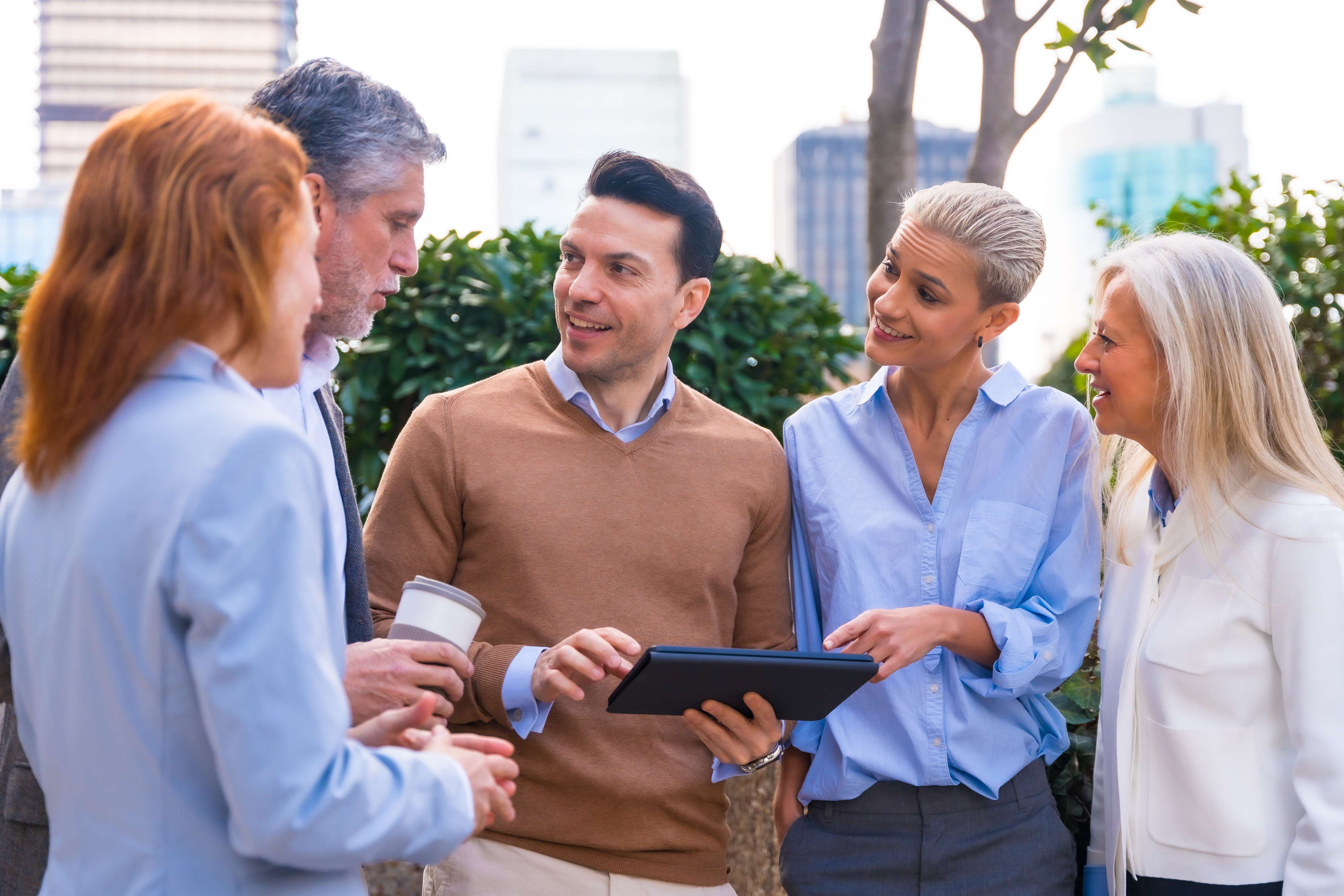 Networking Tools for Real Estate Agents: Why Digital Cards Are Game-Changers — Signify Insights