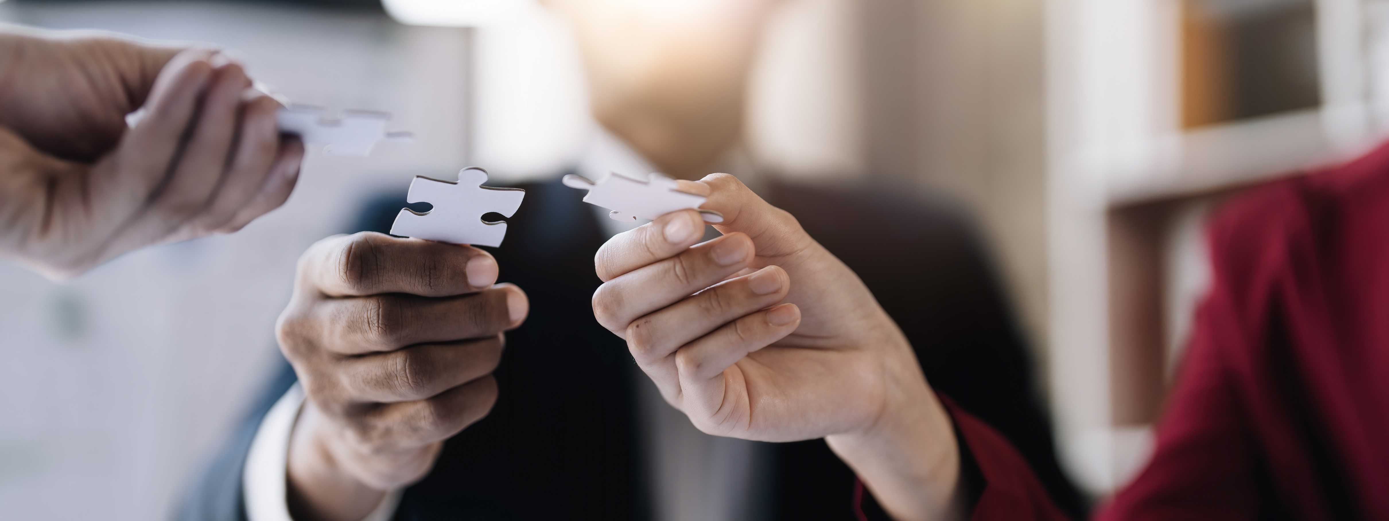 Building Networking Confidence with Digital Business Cards — Signify Insights